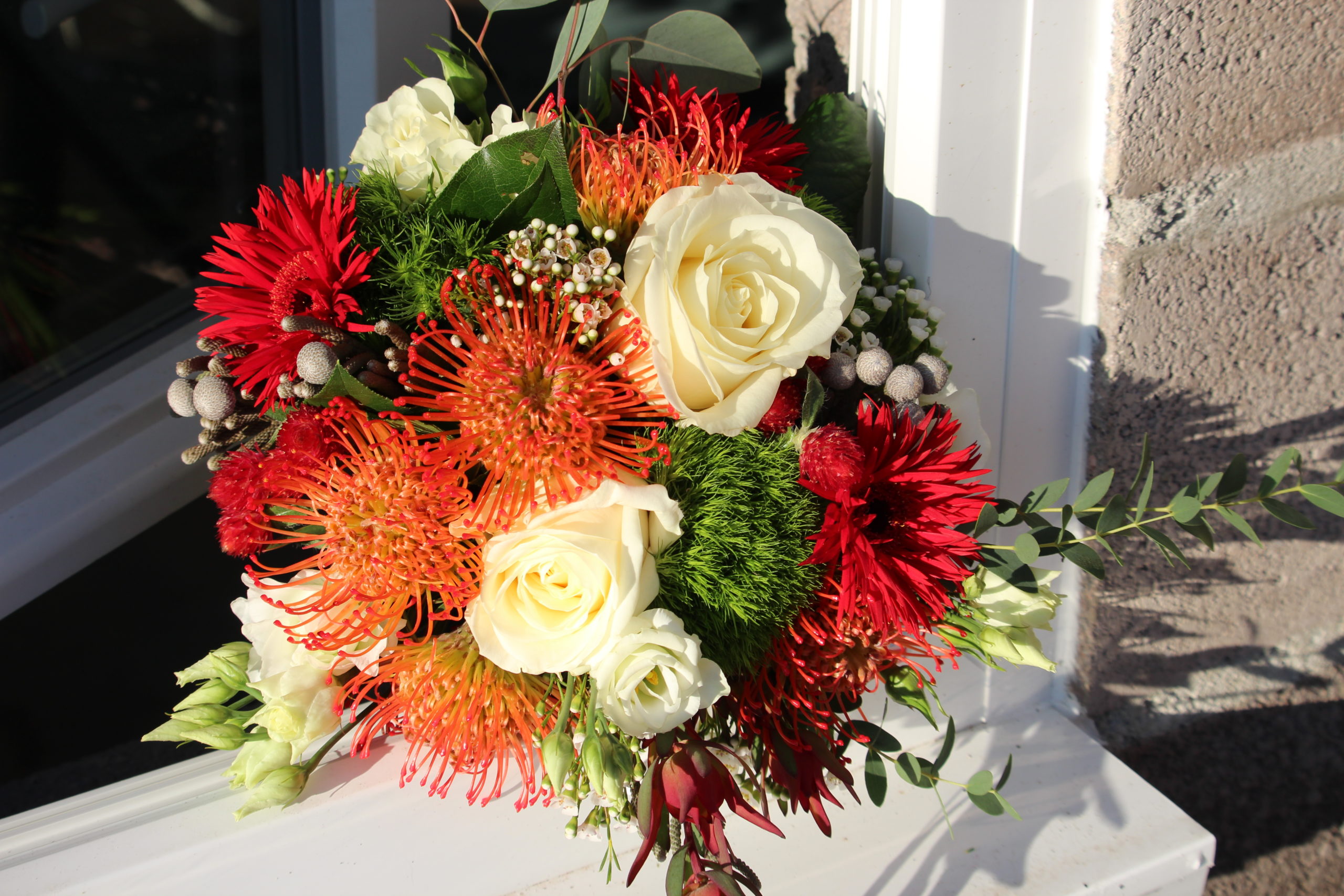 bouquet de fleurs coloré fleurs exotiques nutan orange rouge vert blanc fleuriste saulny effleurs