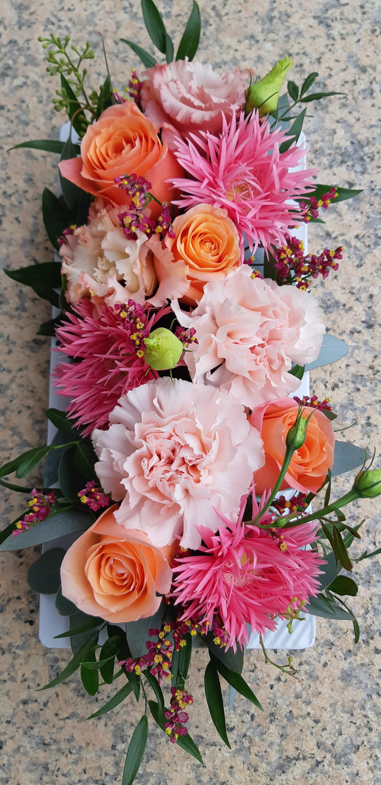 centre de table fleurs oeillet rose germini rose anniversaire fleuriste woippy effleurs