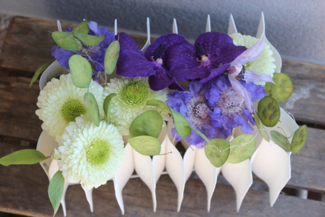 composition florale centre de table violet orchidee vanda papier fleuriste metz effleurs