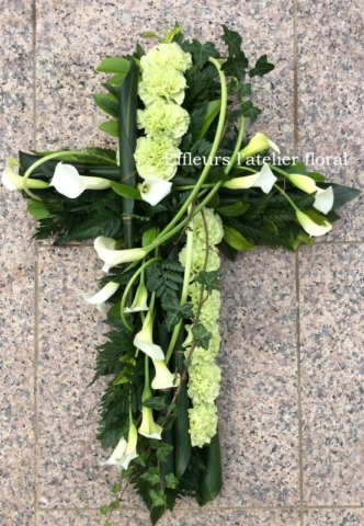 fleurs deuil croix vert et blanc fleuriste metz effleurs